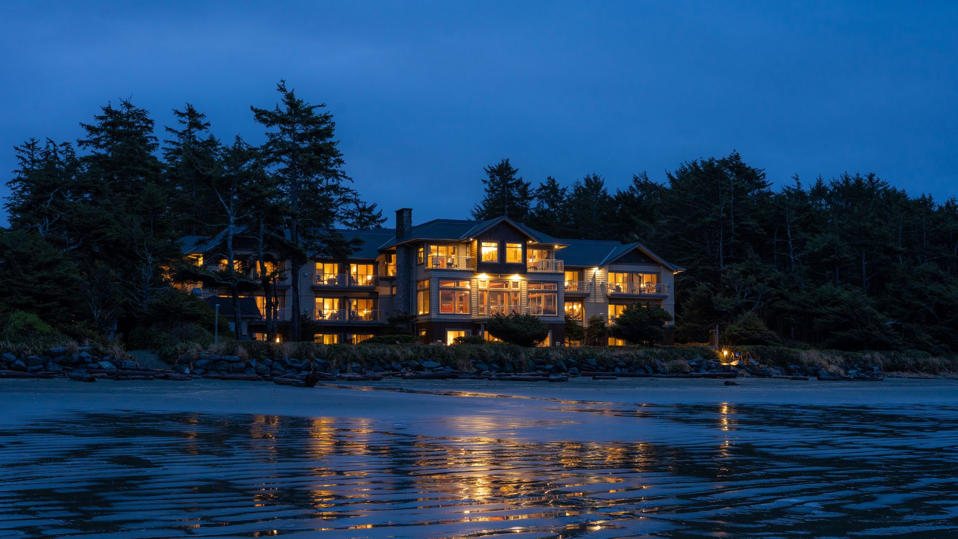 The Great Room Restaurant at Long Beach Lodge Resort 8
